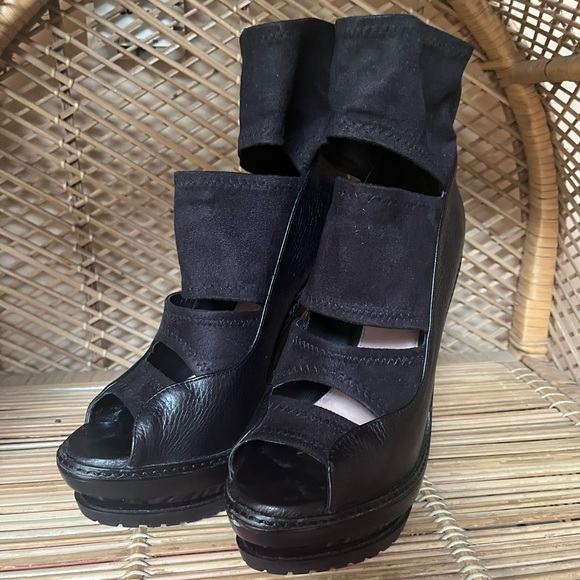 Herve Leger Oribel Heels - Picture 15 of 15